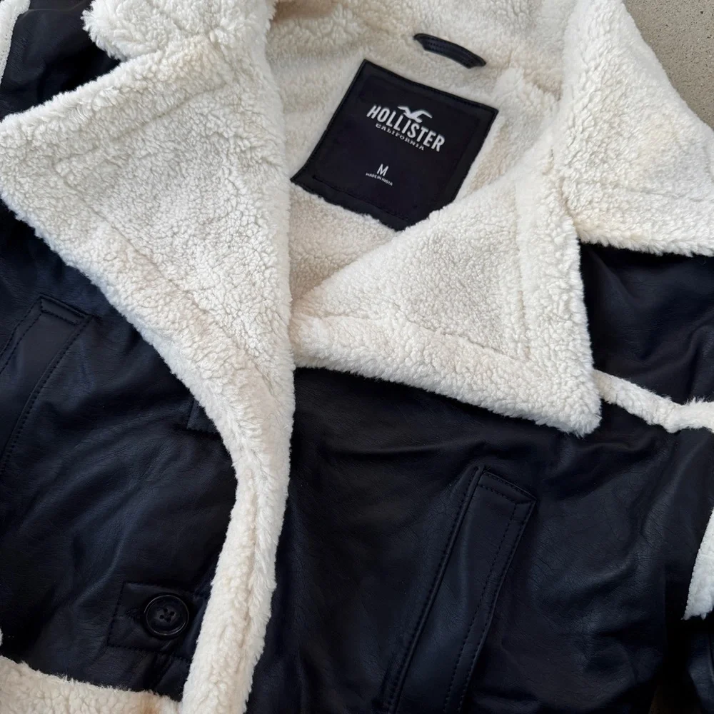 Hollister Crop Aviator Moto Jacket Vegan Leather Sherpa Lined Black Medium - Picture 4 of 8